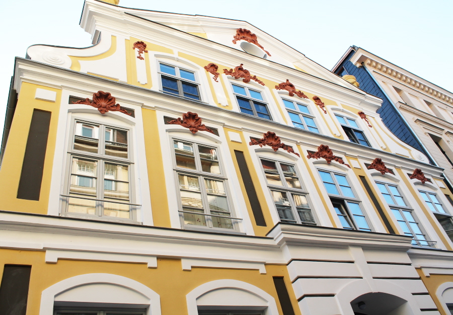 In Diesem Haus Liegt Die Goldene Mitte Der Altstadt | Dieschweriner.de